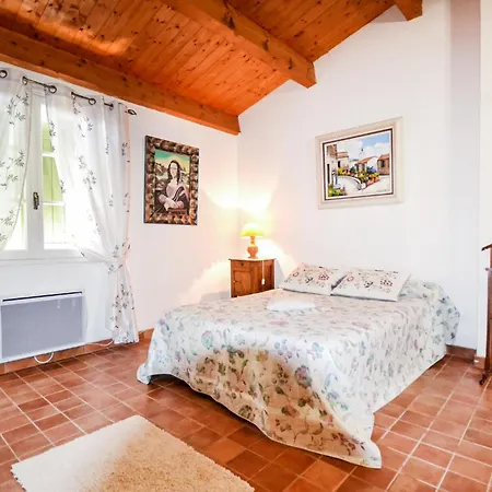 Ferienhaus Lovely In Roussillon With Kitchen Roussillon en Isere