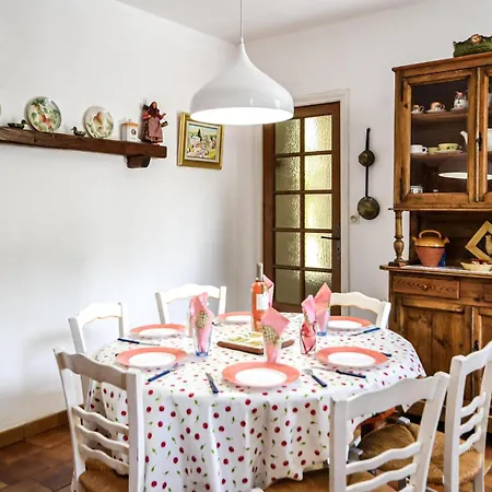 Lovely In Roussillon With Kitchen
