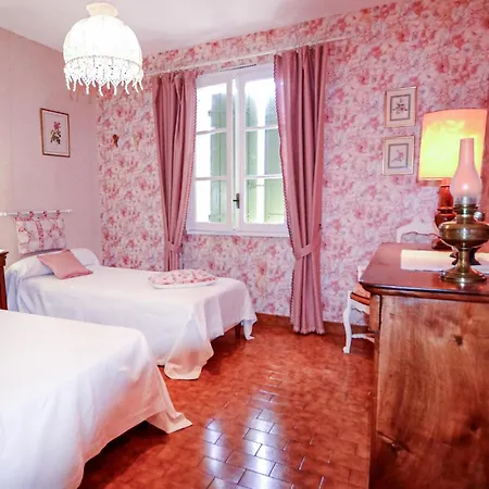 Ferienhaus Lovely In Roussillon With Kitchen *